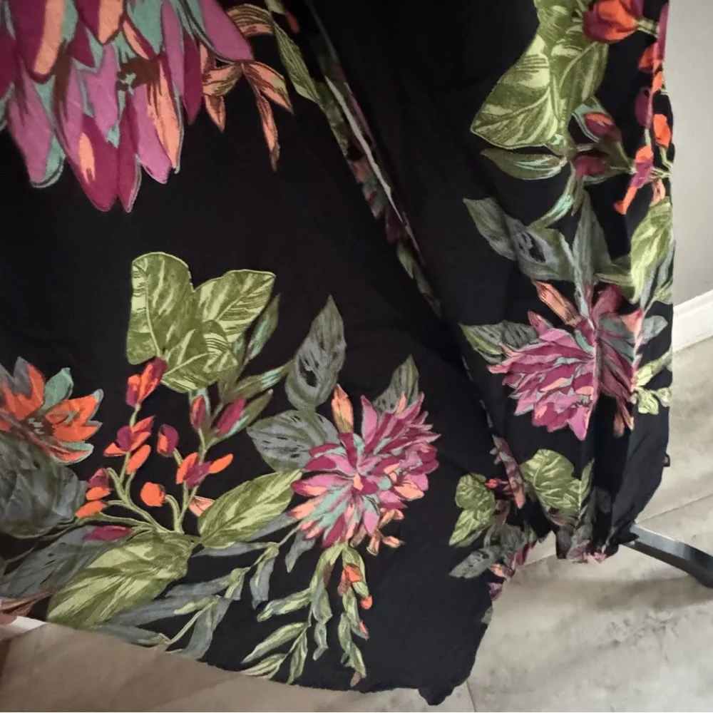 Floral Black Wide-Leg Pants - Picture 3 of 10